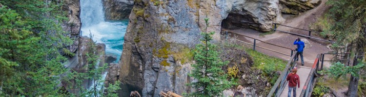 Johnston Canyon Alberta | SuitcaseandHeels.com