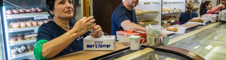 Where to Eat in Boston - Mike's Pastry | SuitcaseandHeels.com